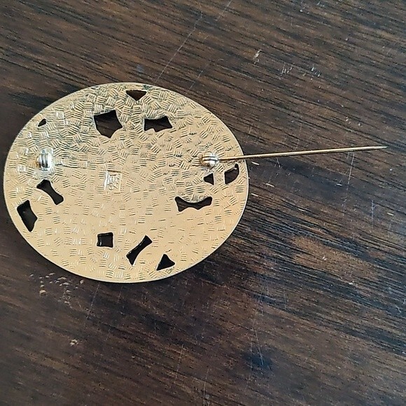 Vintage Fish & Crown Cloisonne Brooch - Picture 5 of 6